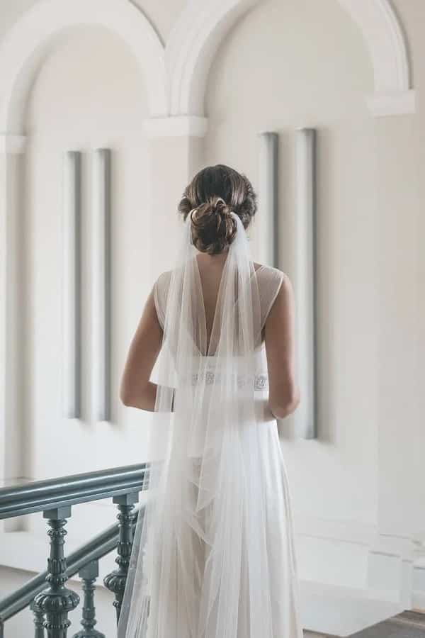 voile de mariée attaché sur les côtés voile de mariée attaché sur les côtés
