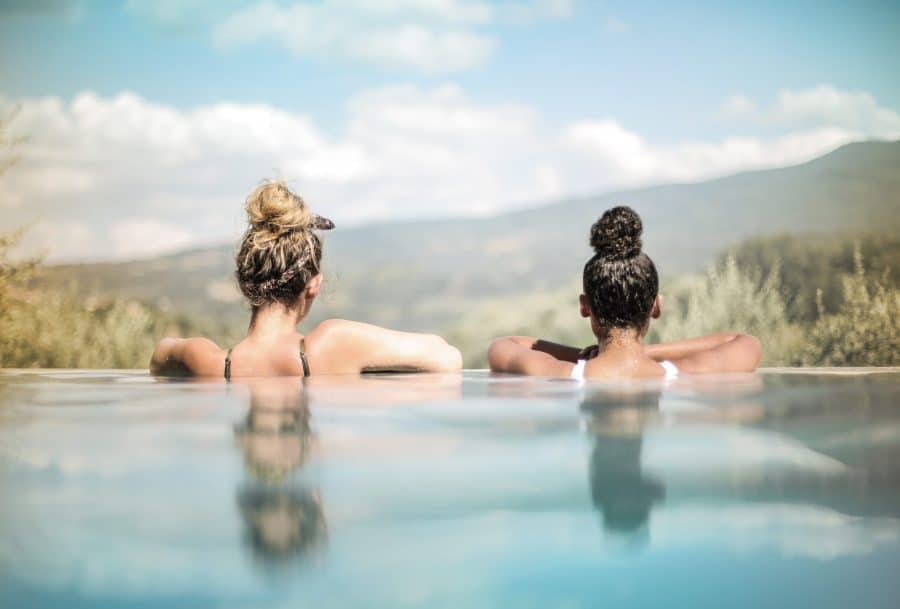 piscine enterrement de vie de jeune fille