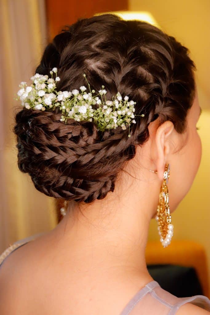 Coiffure mariage chignon fleuri Coiffure mariage chignon fleuri