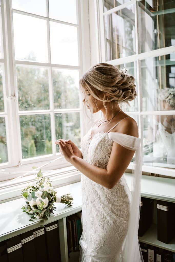 Coiffure mariage chignon bas Coiffure mariage chignon bas