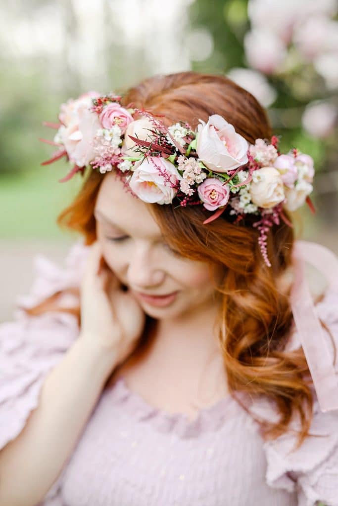 Grande couronne de fleur coiffure mariée Grande couronne de fleur coiffure mariée