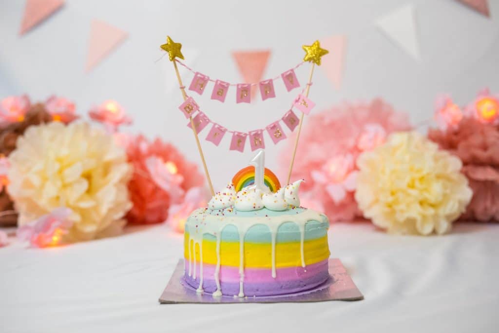 déco baby shower arc en ciel
