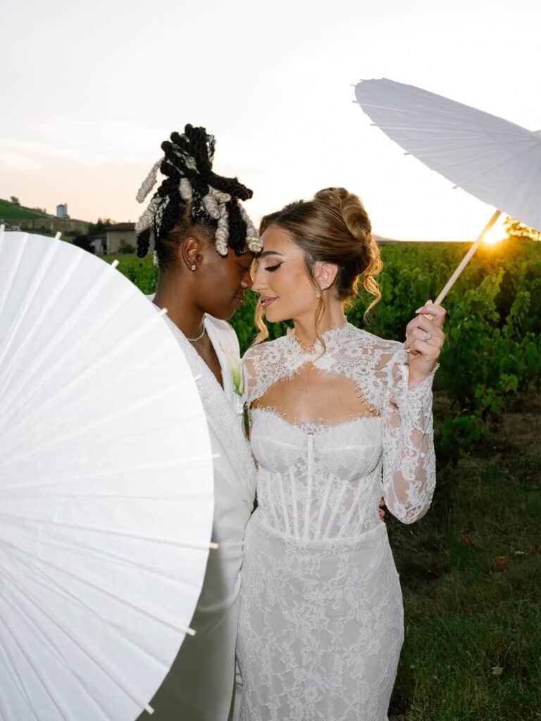 Melvine Malard et Justine pendant leur photo de couple au coucher de soleil